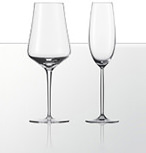 graviertes Sektglas und Beschriftung von Wein